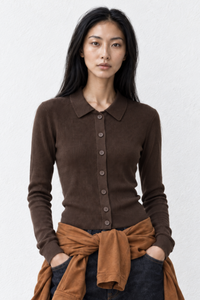 June Park (5'9.5" / 177 cm) wears a size S