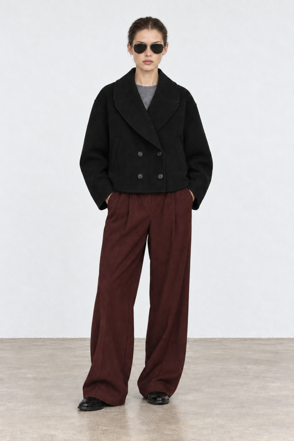 Margot Dubois (5'9" / 176 cm) wears a size S