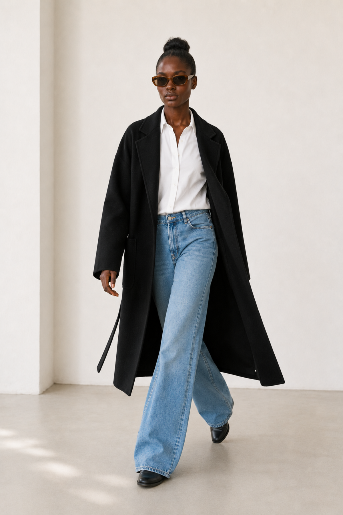 Simone Carter (5'10.5" / 179 cm) wears a size S