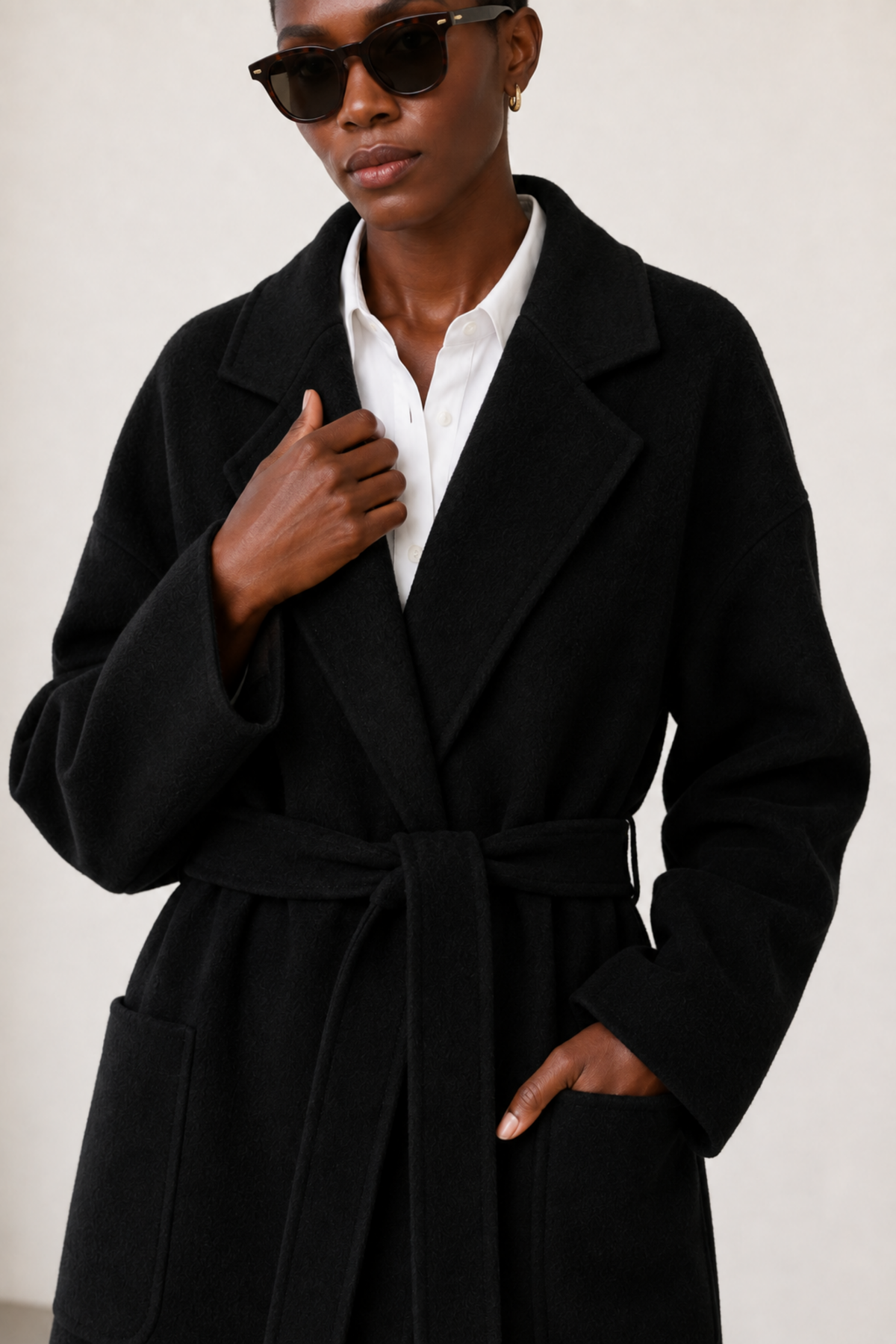 Simone Carter (5'10.5" / 179 cm) wears a size S