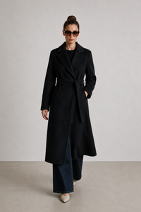 Elena Rossi (5'11" / 180 cm) wears a size S
