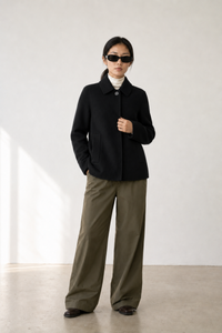 June Park (5'9.5" / 177 cm) wears a size S