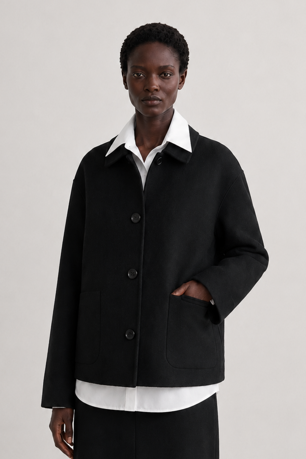 Simone Carter (5'10.5" / 179 cm) wears a size S