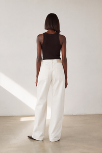 Simone Carter (5'10.5" / 179 cm) wears a size S