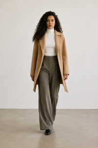 Camila Reyes (5'10" / 178 cm) wears a size S