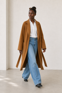 Simone Carter (5'10.5" / 179 cm) wears a size S