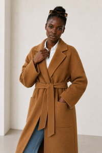 Simone Carter (5'10.5" / 179 cm) wears a size S