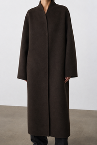 Mara Costa (5'9.5" / 177 cm) wears a size S