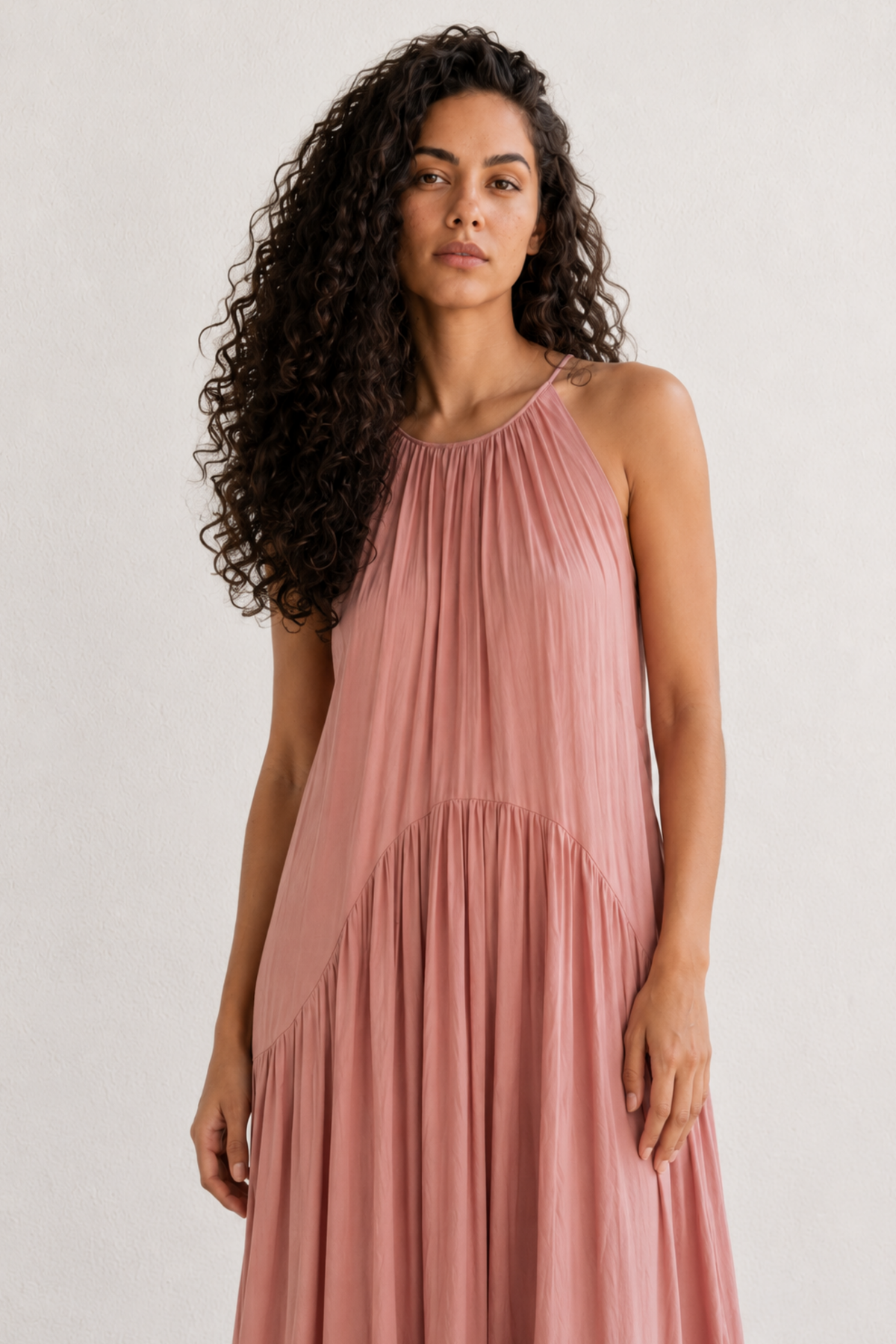 Camila Reyes (5'10" / 178 cm) wears a size S