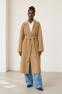 Simone Carter (5'10.5" / 179 cm) wears a size S