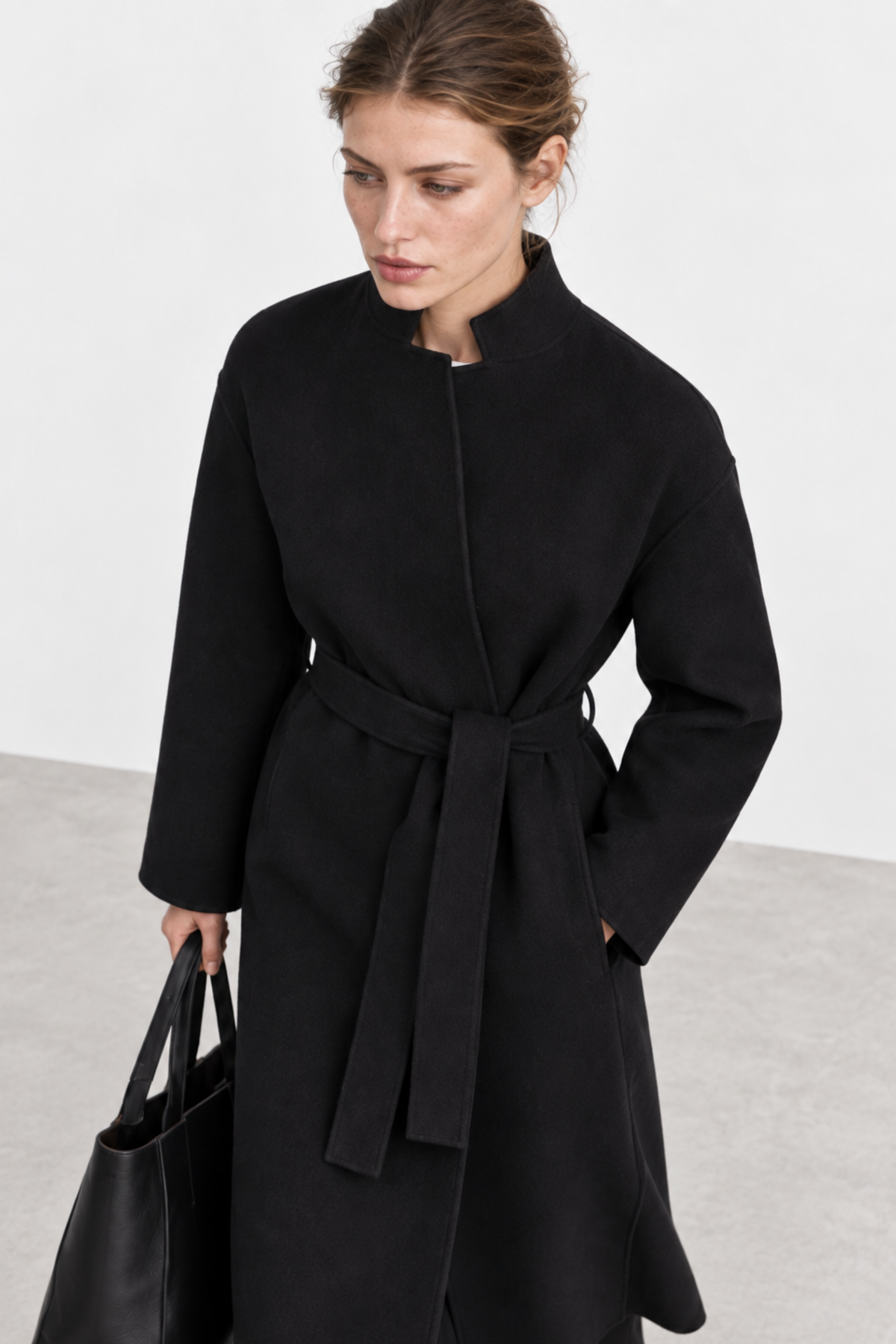 Ingrid Larsen (5'10" / 178 cm) wears a size S