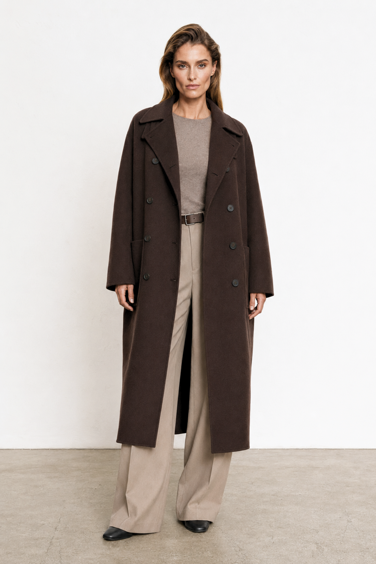 Elena Rossi (5'11" / 180 cm) wears a size S