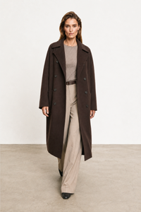 Elena Rossi (5'11" / 180 cm) wears a size S