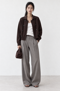 June Park (5'9.5" / 177 cm) wears a size S