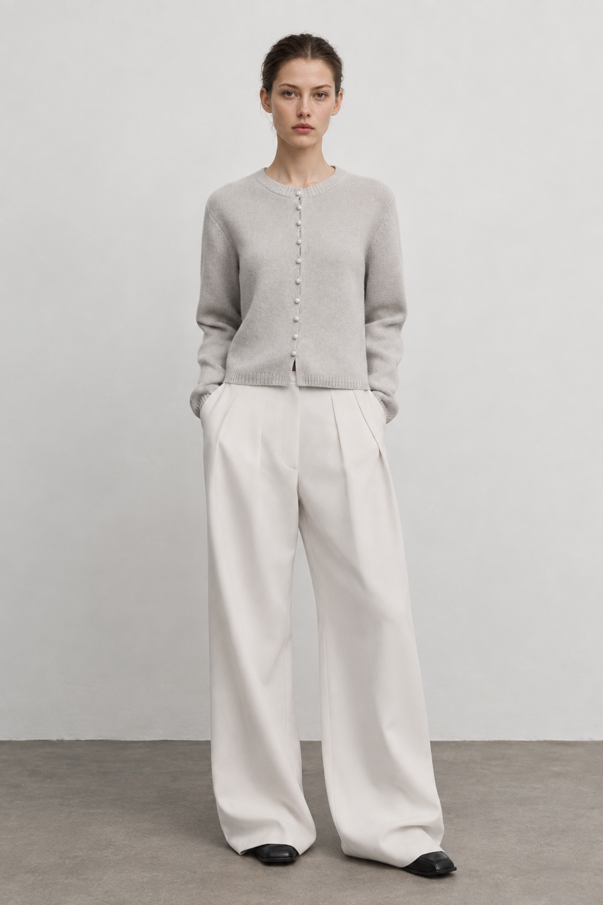 Margot Dubois (5'9" / 176 cm) wears a size S
