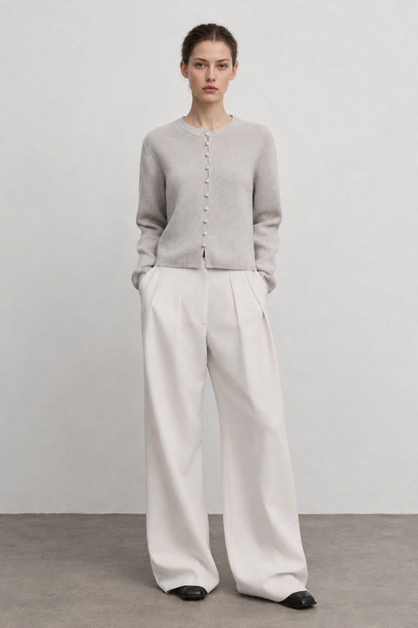 Margot Dubois (5'9" / 176 cm) wears a size S