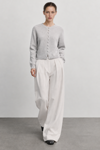 Margot Dubois (5'9" / 176 cm) wears a size S
