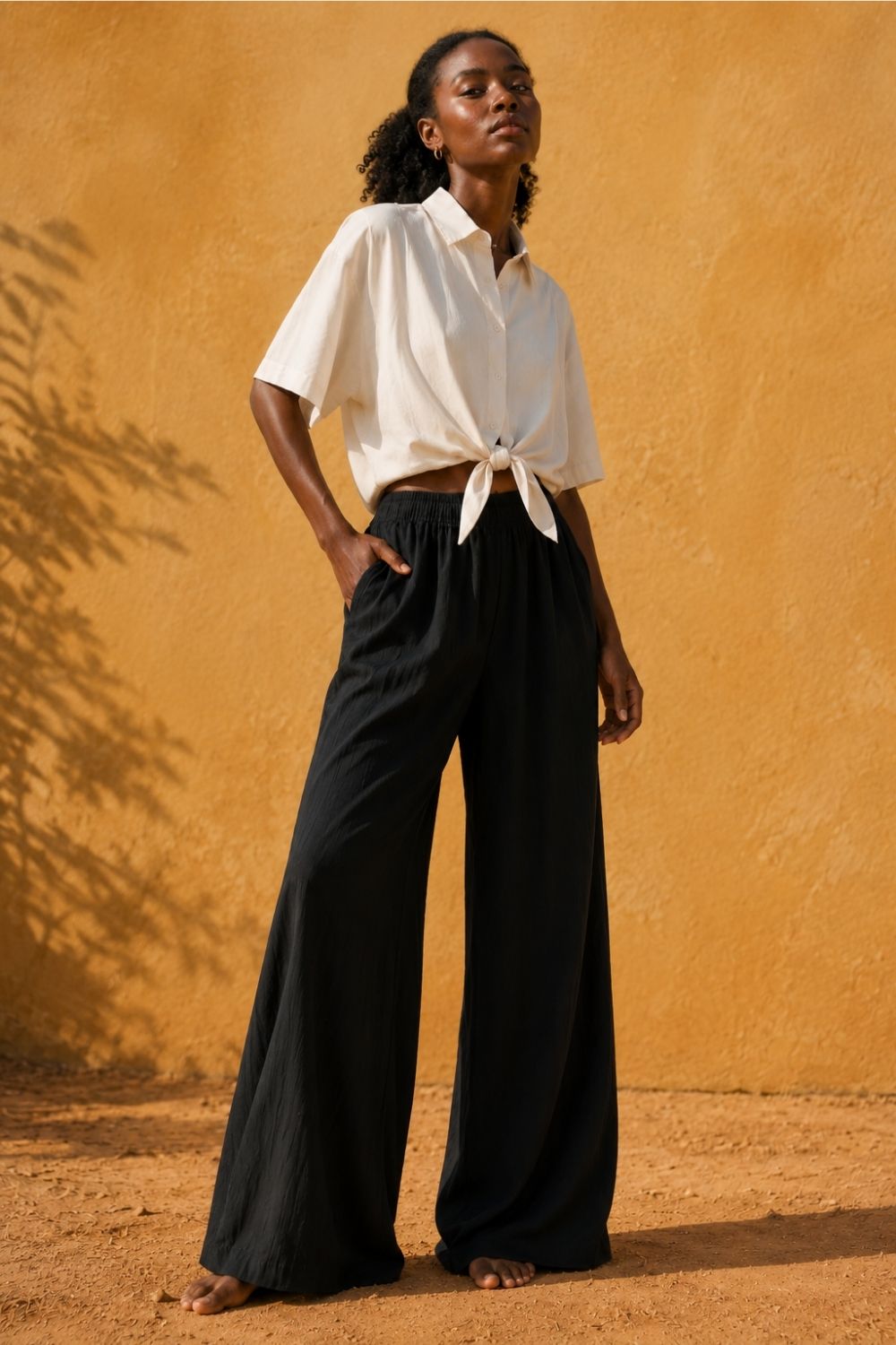 Amara (5'9" / 175 cm) wears a size S