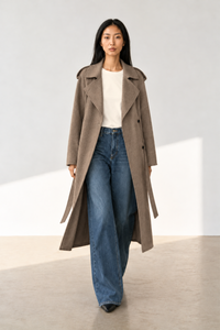 June Park (5'9.5" / 177 cm) wears a size S