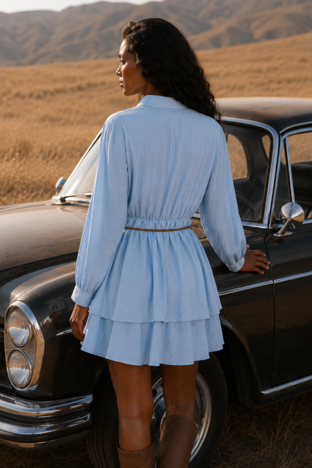 Nadia (5'7.5" / 172 cm) wears a size S