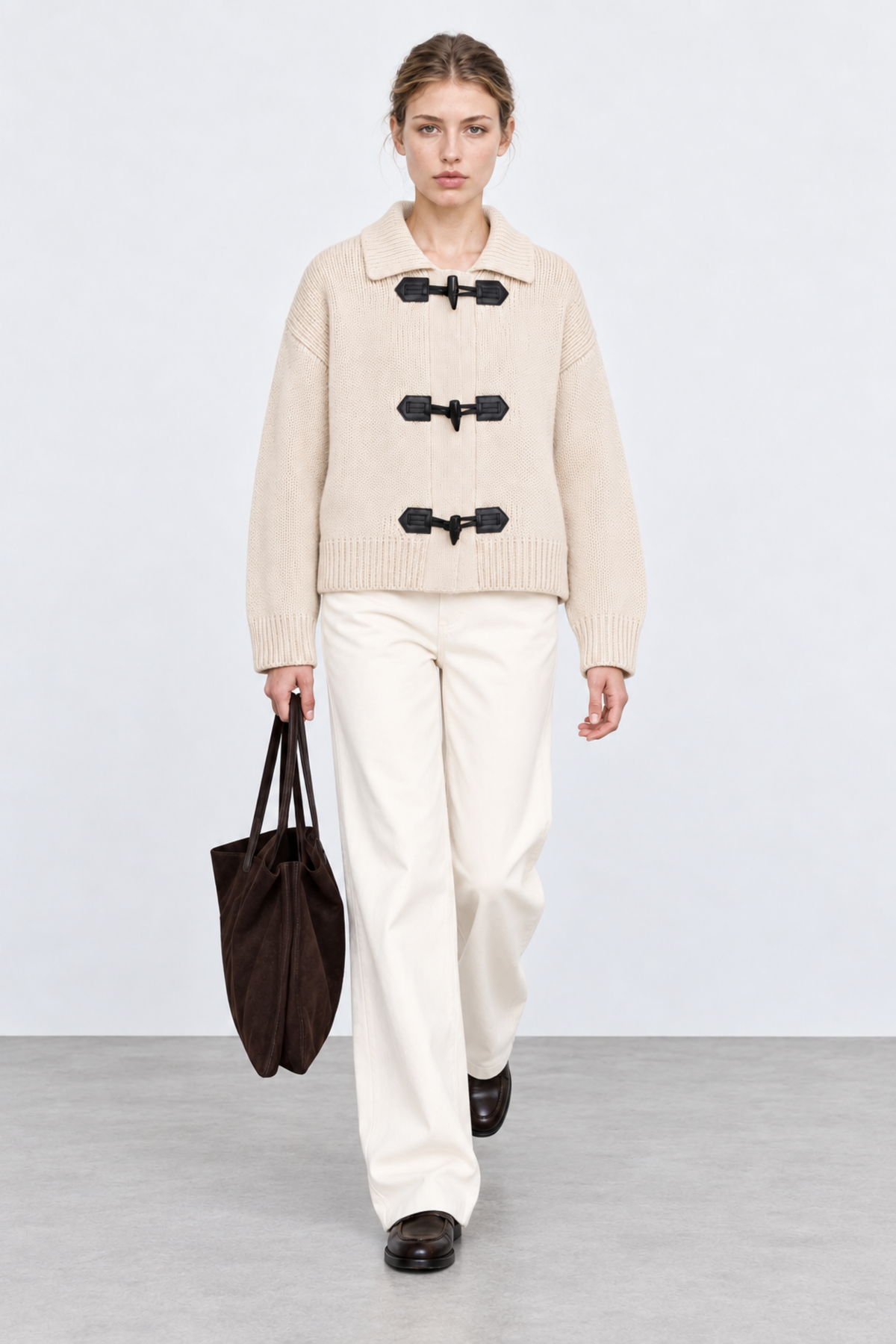 Ingrid Larsen (5'10" / 178 cm) wears a size S