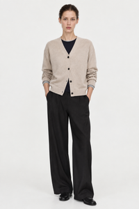 Margot Dubois (5'9" / 176 cm) wears a size S