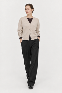 Margot Dubois (5'9" / 176 cm) wears a size S