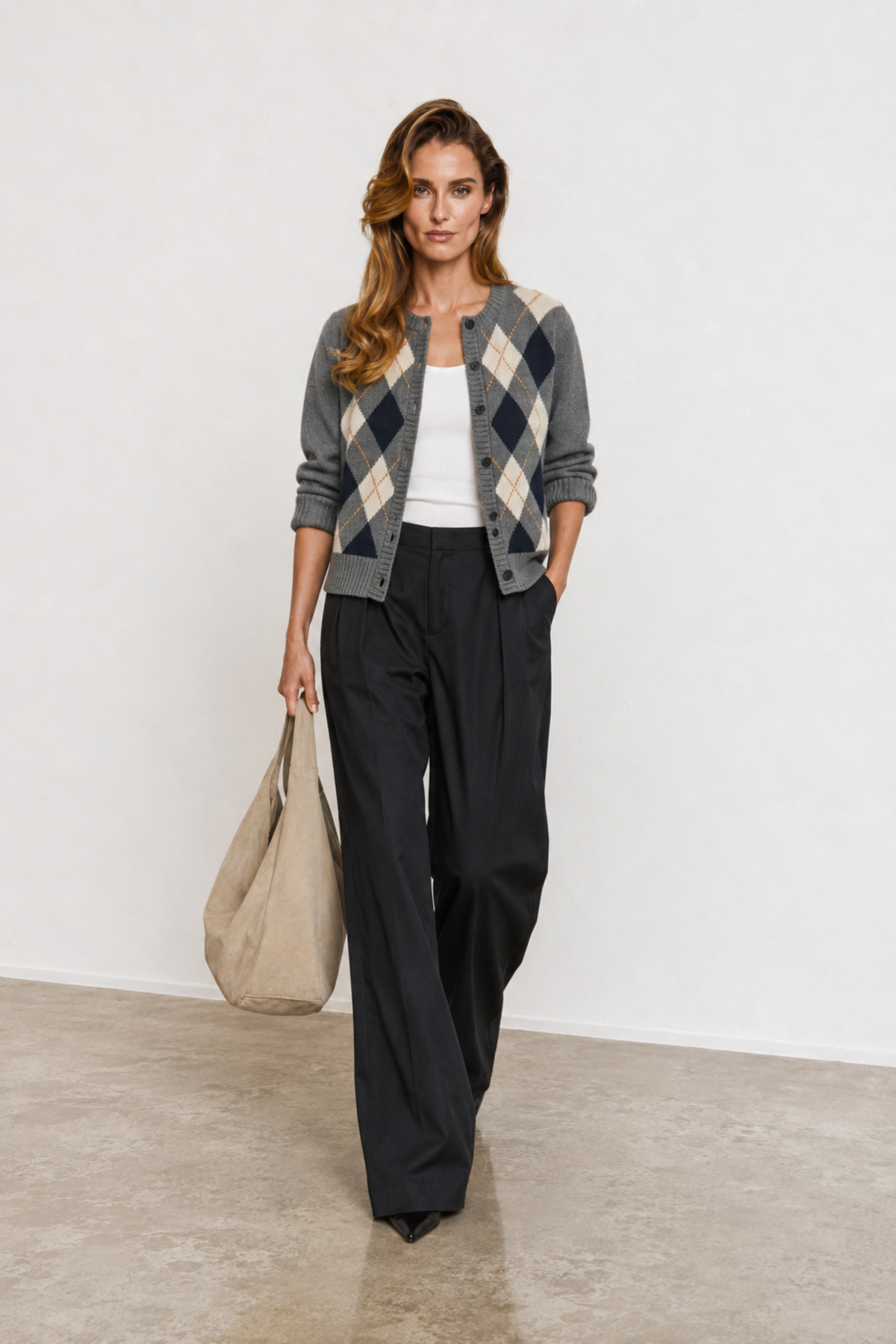 Elena Rossi (5'11" / 180 cm) wears a size S