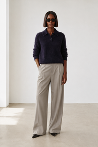 Simone Carter (5'10.5" / 179 cm) wears a size S