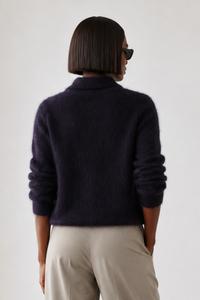 Simone Carter (5'10.5" / 179 cm) wears a size S