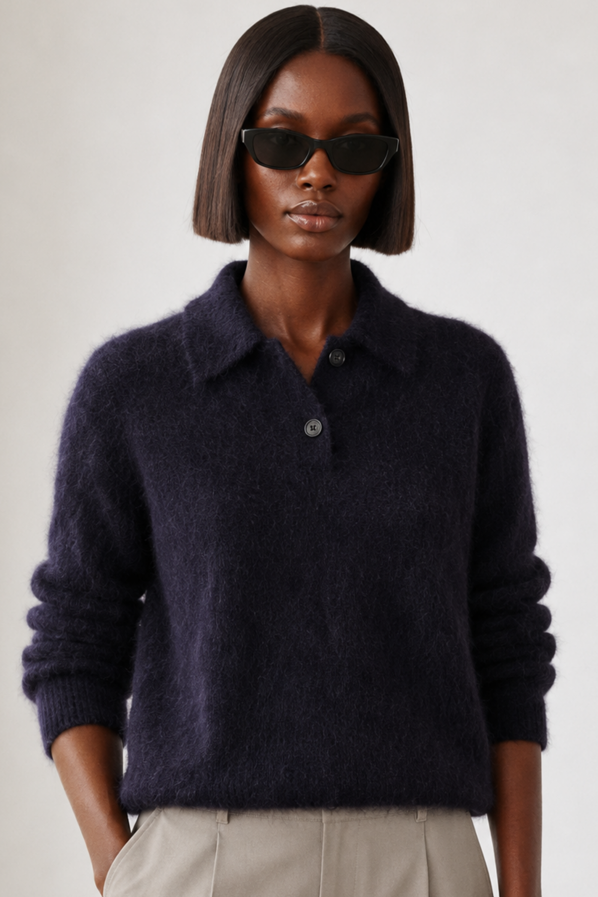 Simone Carter (5'10.5" / 179 cm) wears a size S