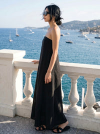 Mia (5'8.5" / 174 cm) wears a size S