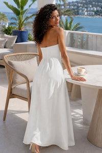 Layla (5'8" / 173 cm) wears a size S