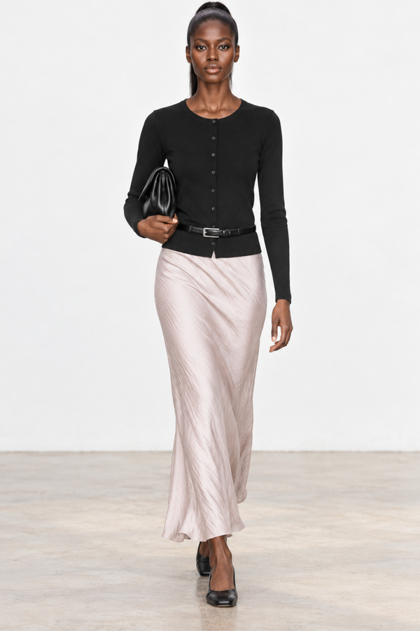Simone Carter (5'10.5" / 179 cm) wears a size S