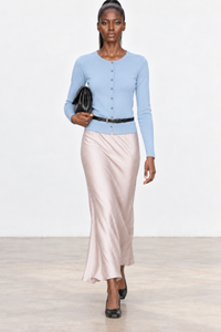 Simone Carter (5'10.5" / 179 cm) wears a size S