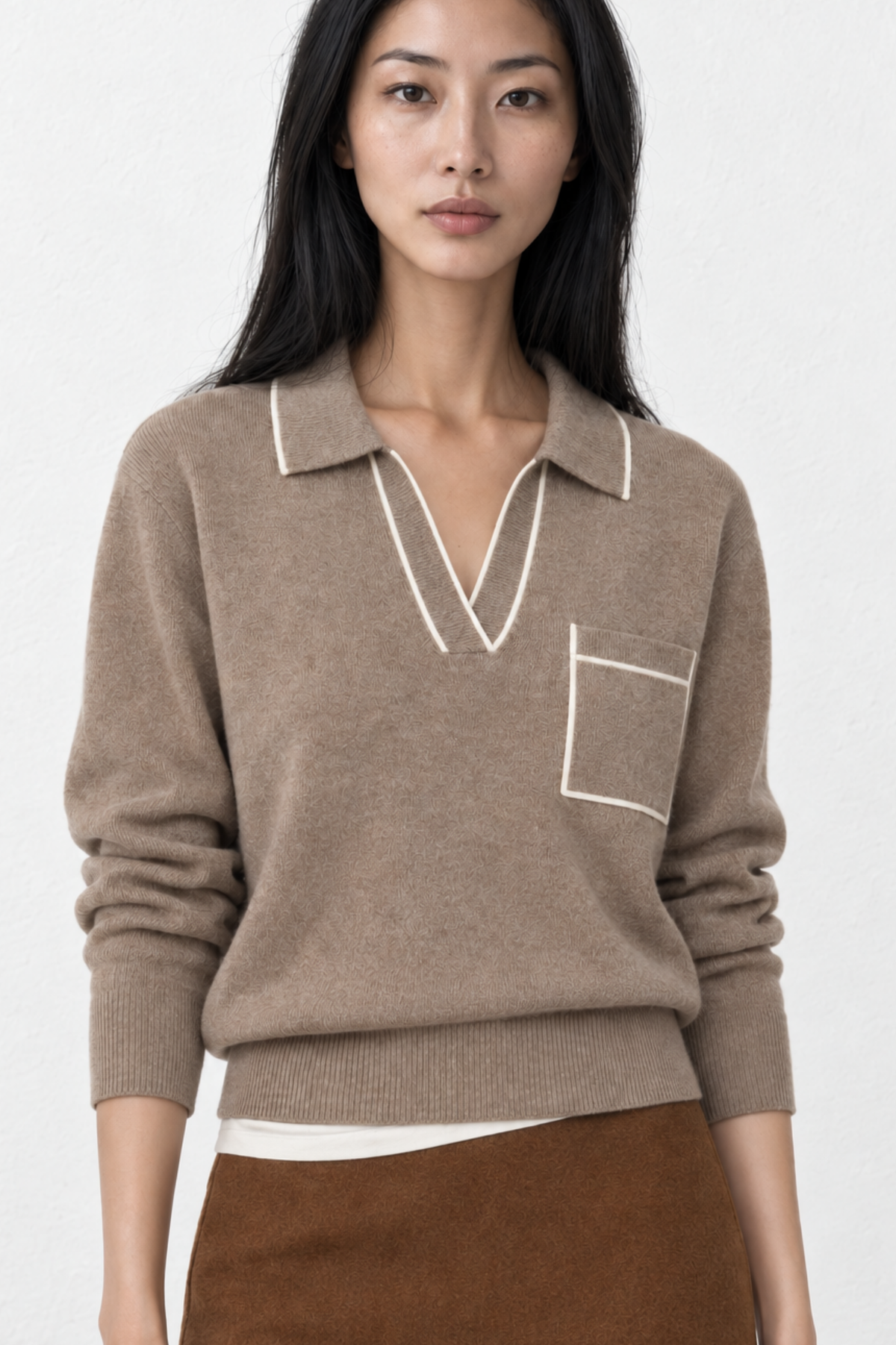 June Park (5'9.5" / 177 cm) wears a size S