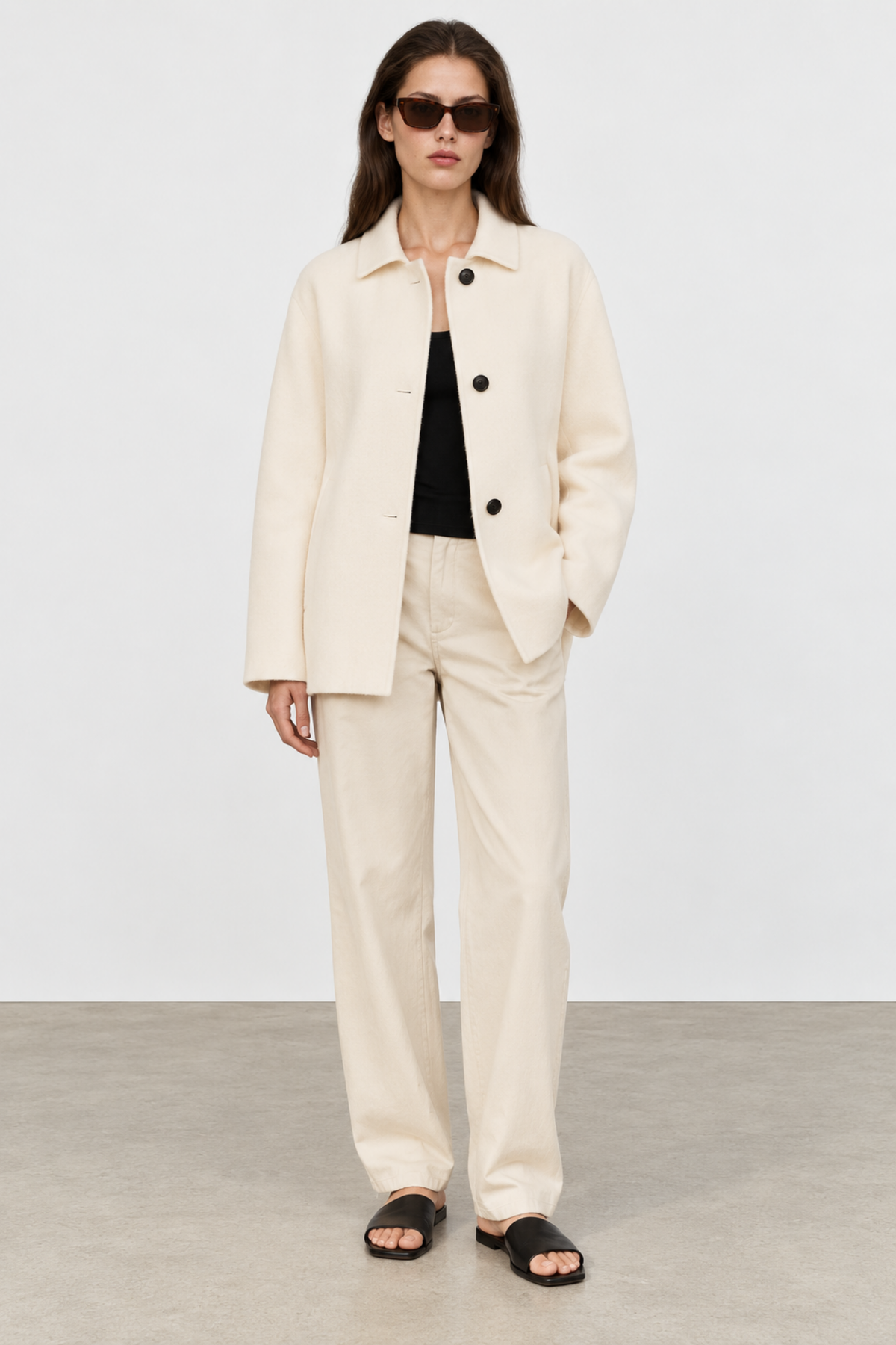 Margot Dubois (5'9" / 176 cm) wears a size S