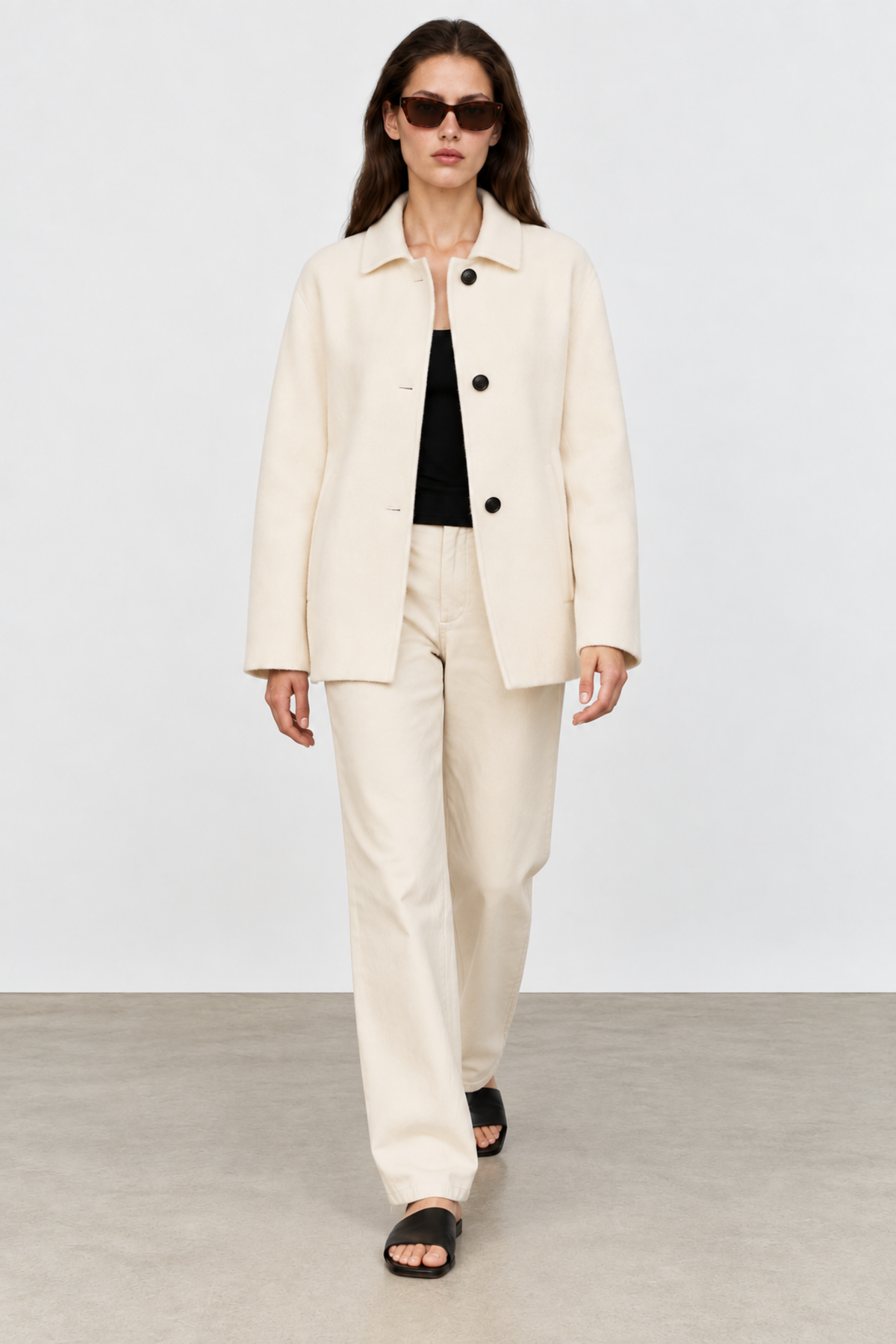 Margot Dubois (5'9" / 176 cm) wears a size S