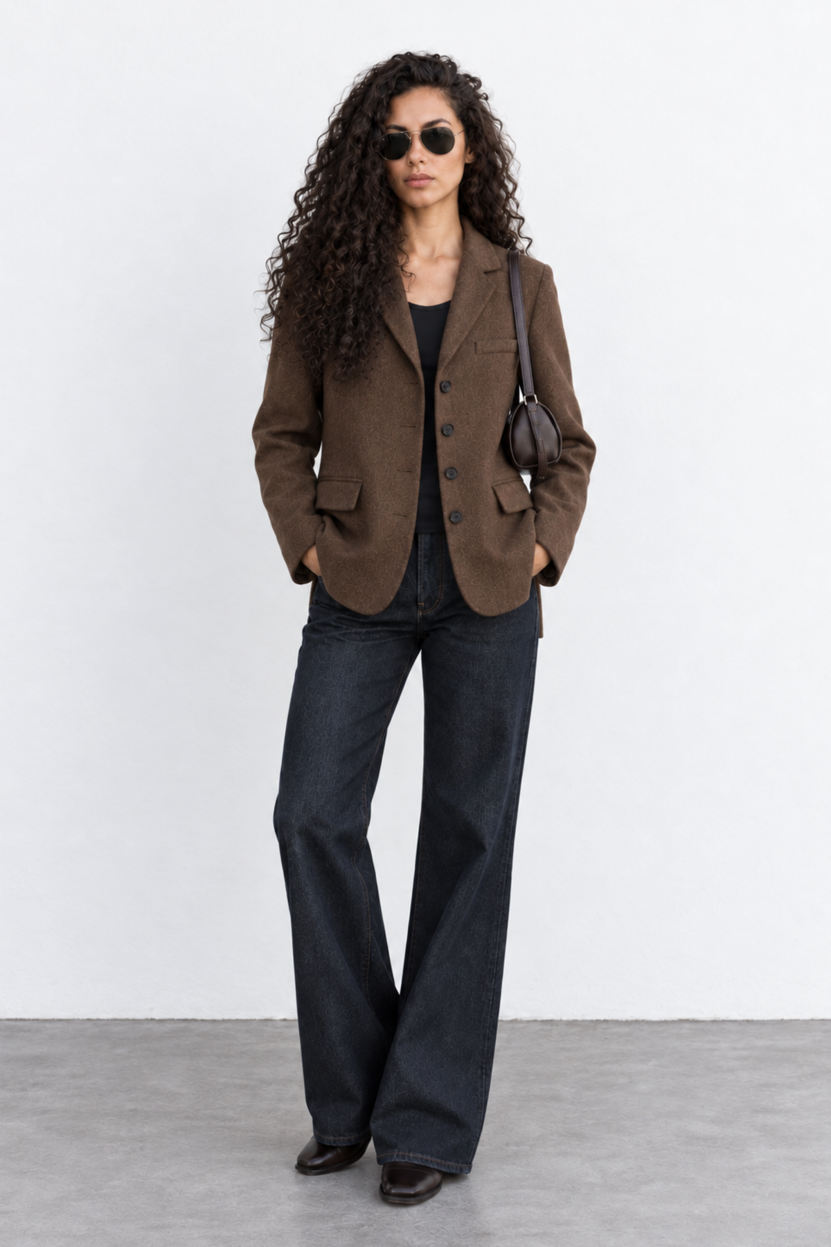 Camila Reyes (5'10" / 178 cm) wears a size S